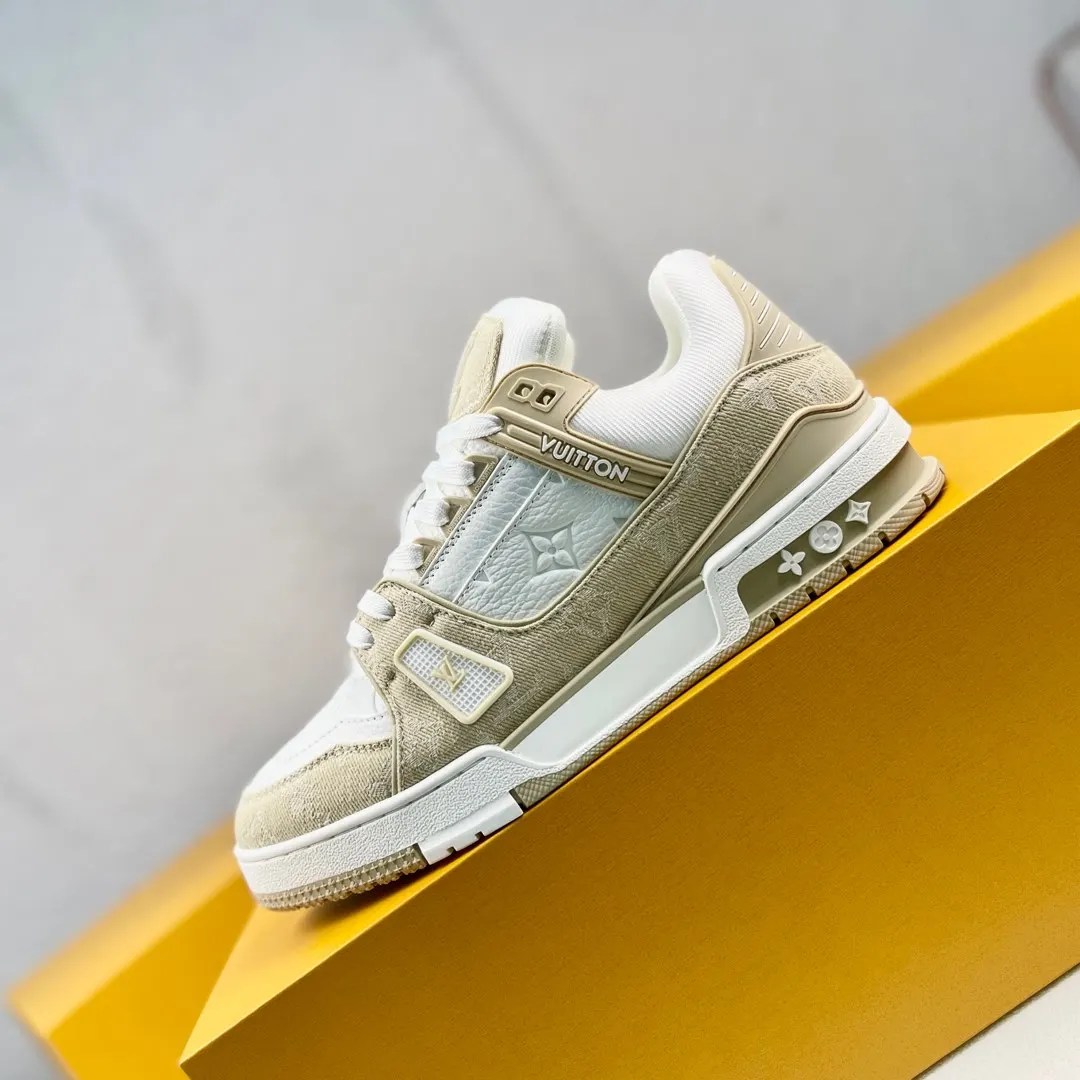 Louis Vuitton Low-top fashionable sports shoes men s sports shoes Louis Vuitton Low-top fashionable sports shoes men s sports shoes