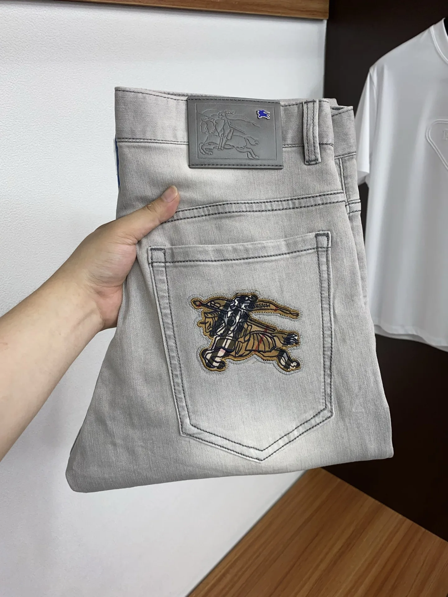 Burberry Early spring latest style jeans Burberry Early spring latest style jeans