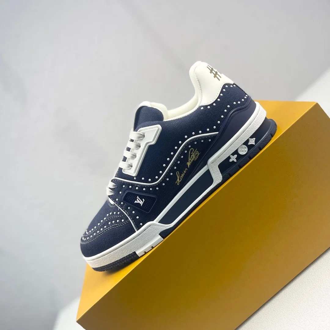 Louis Vuitton Low-top fashionable sports shoes men s sports shoes Louis Vuitton Low-top fashionable sports shoes men s sports shoes