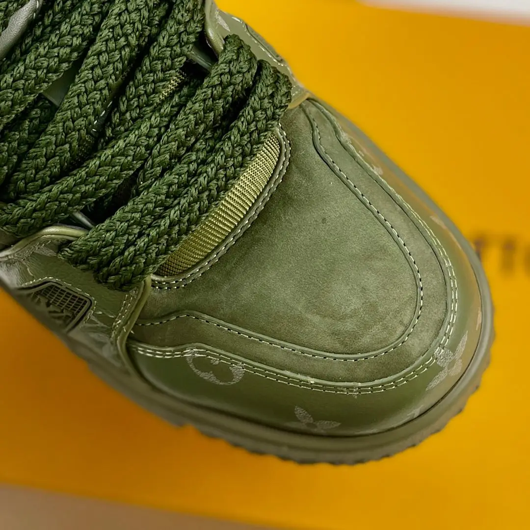 Louis Vuitton Low-top fashionable sports shoes men s sports shoes Louis Vuitton Low-top fashionable sports shoes men s sports shoes