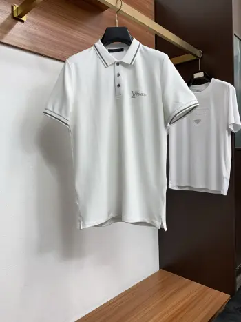 Classic Polo paired with a refined small logo short sleeve. Replica Louis Vuitton Tshirts and Polos
