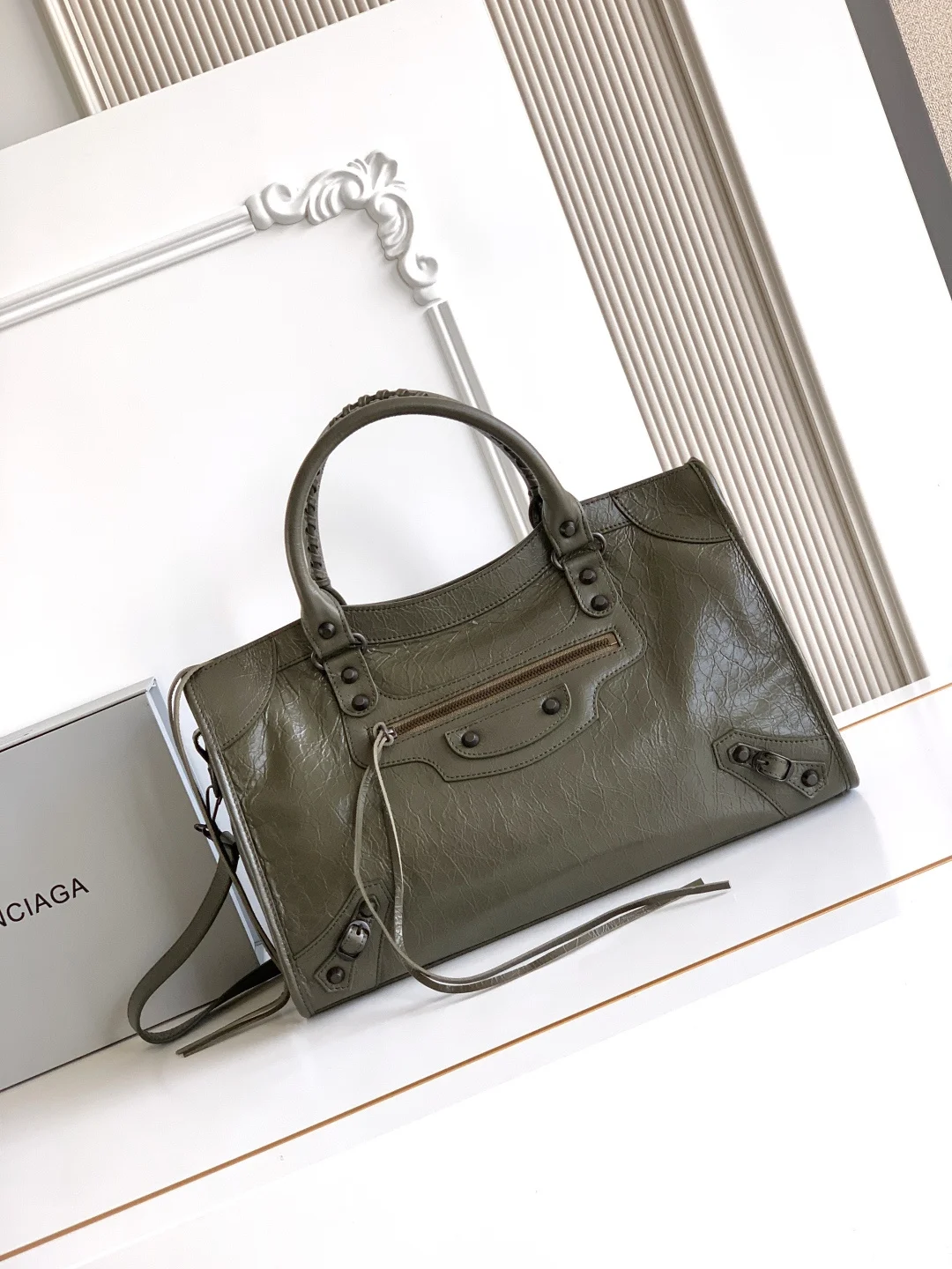 Balenciaga 2022 Green Striped Black Buckle Handbag Women s Crossbody Bag Balenciaga 2022 Green Striped Black Buckle Handbag Women s Crossbody Bag