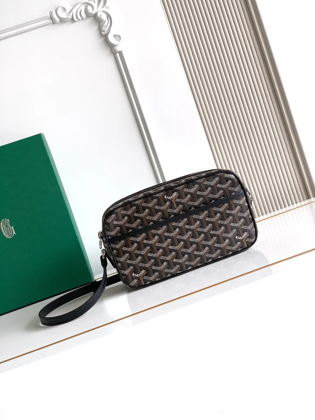 Goyard 8304 Camera Bag Women s Crossbody Bag Goyard 8304 Camera Bag Women s Crossbody Bag