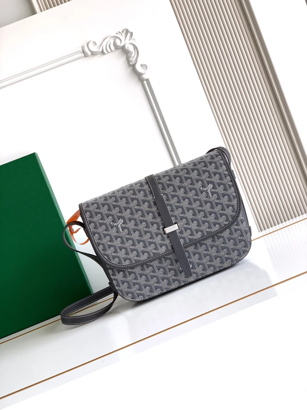 Goyard 020183 Canvas Medium Bag Women s Crossbody Bag Goyard 020183 Canvas Medium Bag Women s Crossbody Bag