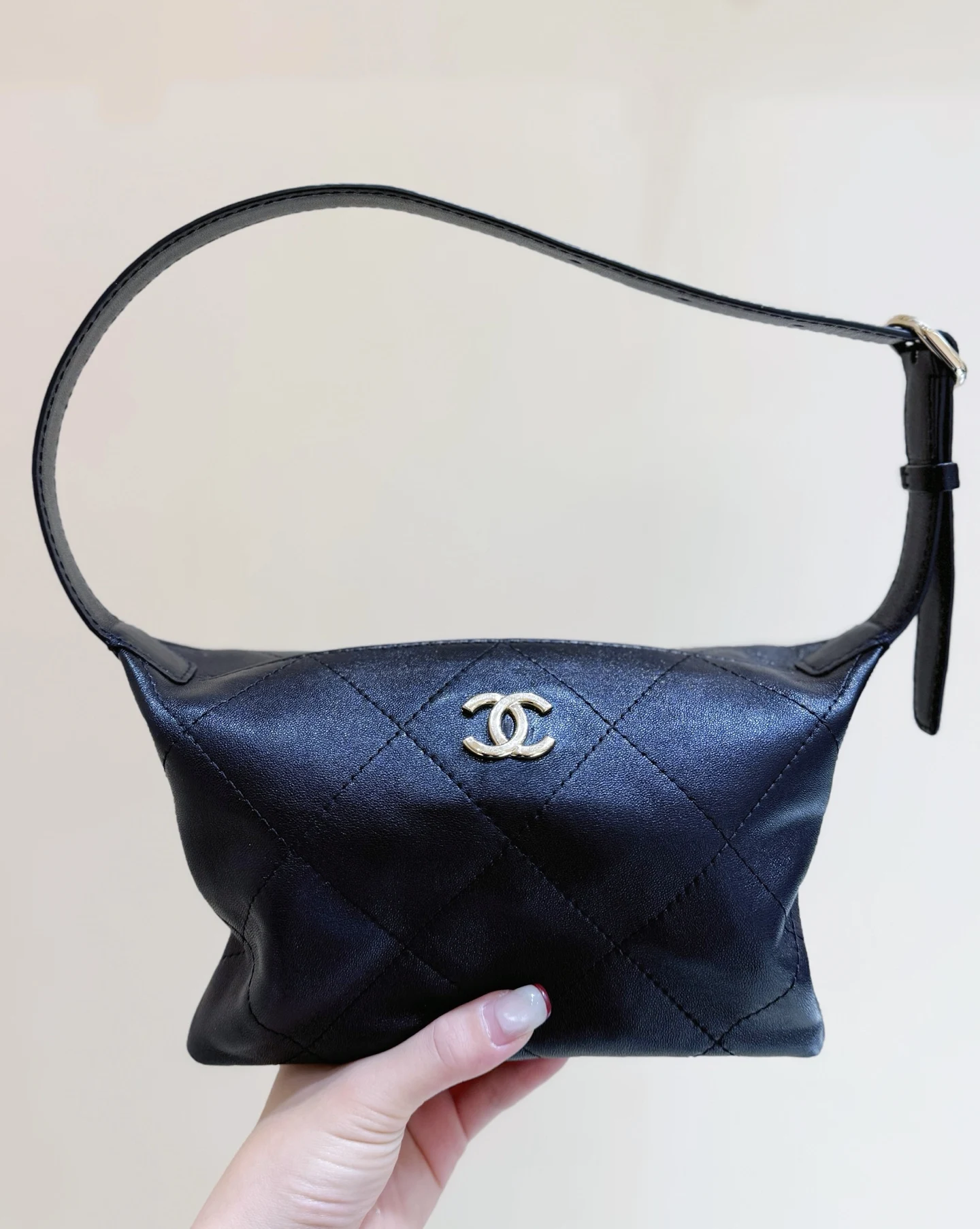 Chanel AS6138 Vegetable Basket Underarm Bag Women s Shoulder Bag Chanel AS6138 Vegetable Basket Underarm Bag Women s Shoulder Bag
