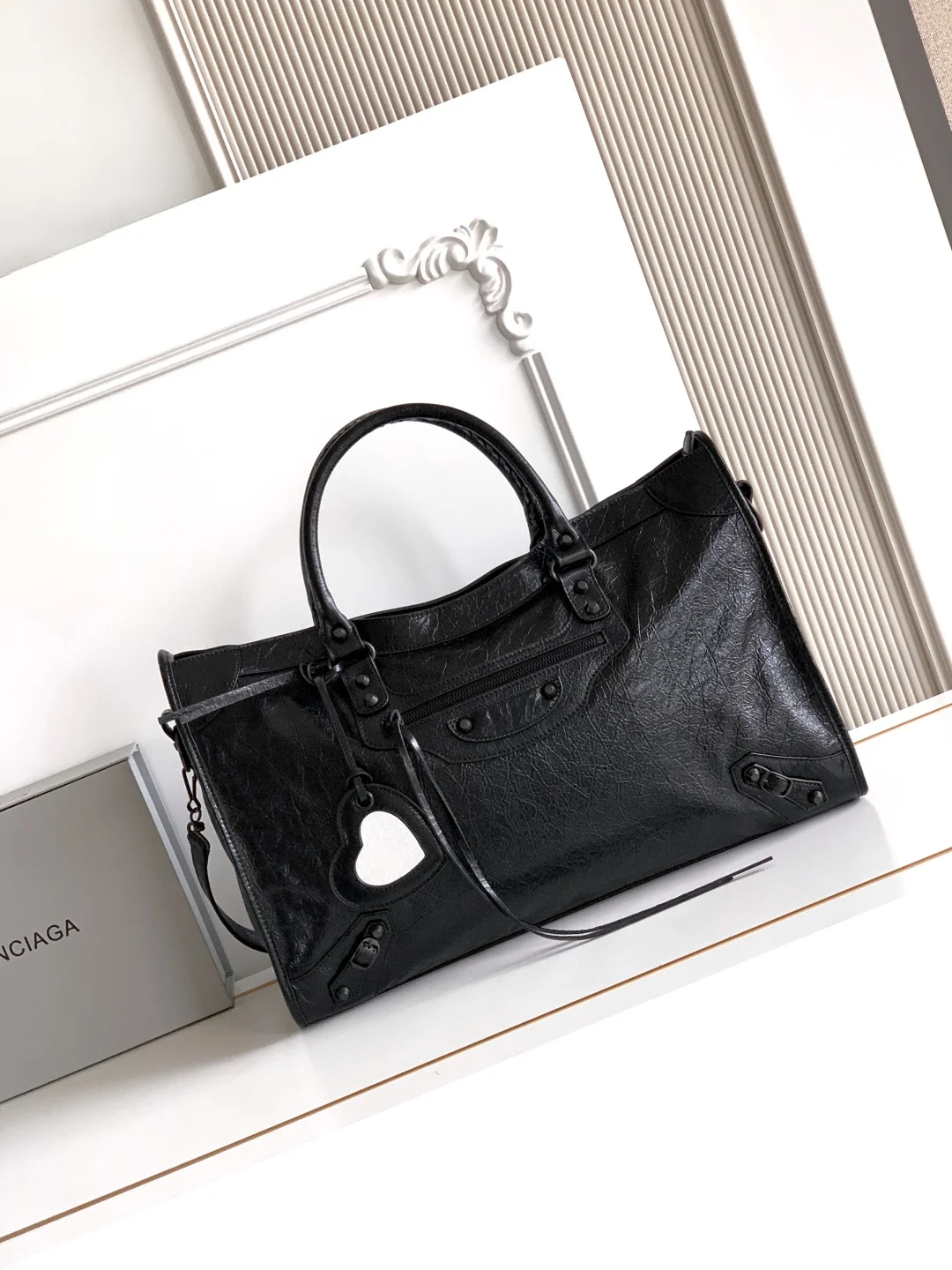 Balenciaga 2022 Green Striped Black Buckle Handbag Women s Crossbody Bag Balenciaga 2022 Green Striped Black Buckle Handbag Women s Crossbody Bag
