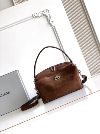 2027 New Camera Bag Women s Crossbody Bag Replica Balenciaga womens bags