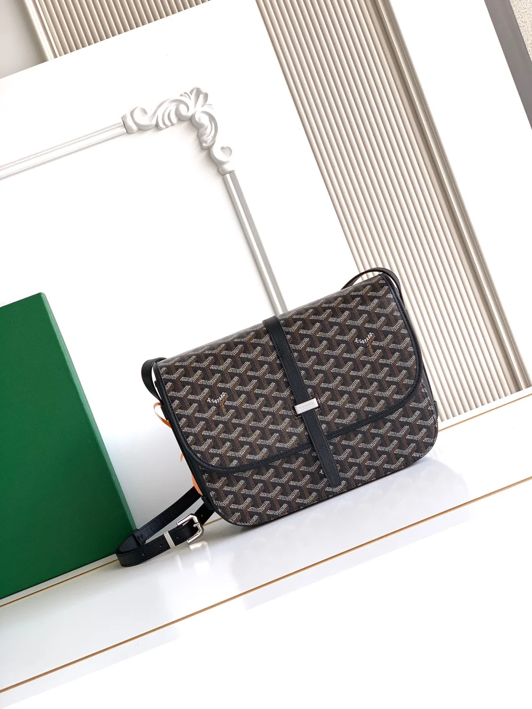 Goyard 020183 Canvas Medium Bag Women s Crossbody Bag Goyard 020183 Canvas Medium Bag Women s Crossbody Bag