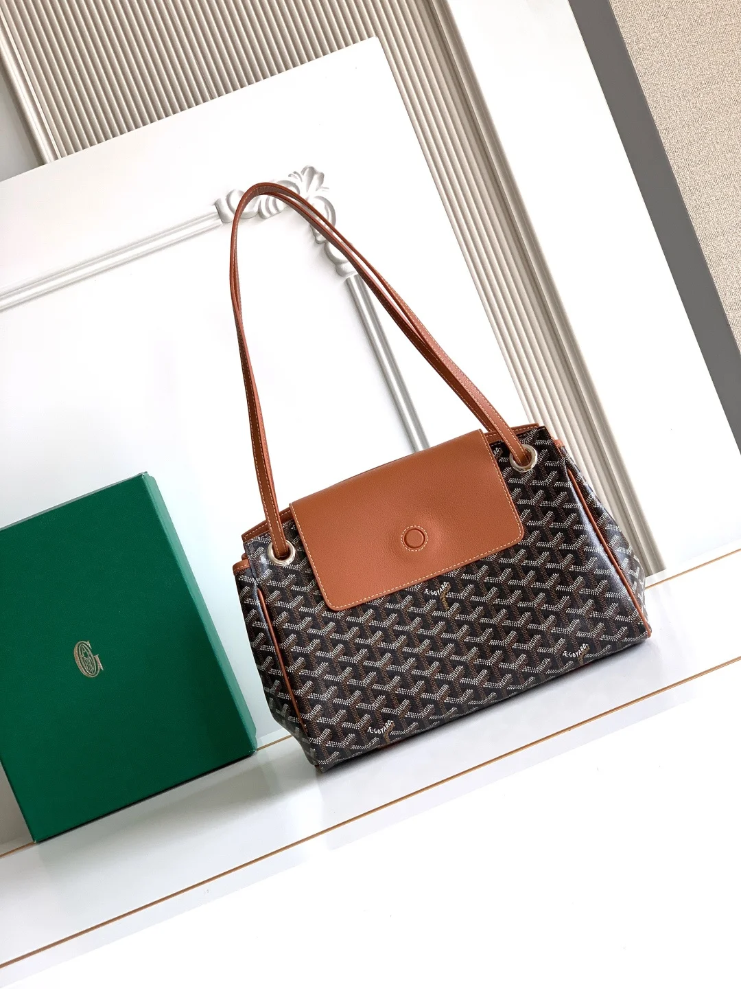 Goyard 6685 Foldable Leather Flap Bag Women s Shoulder Bag Goyard 6685 Foldable Leather Flap Bag Women s Shoulder Bag