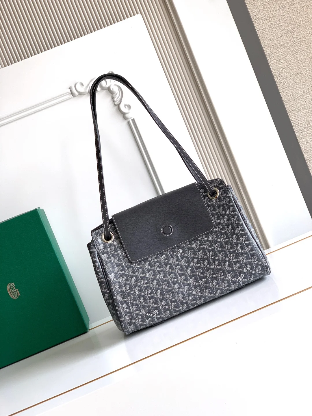 Goyard 6685 Foldable Leather Flap Bag Women s Shoulder Bag Goyard 6685 Foldable Leather Flap Bag Women s Shoulder Bag