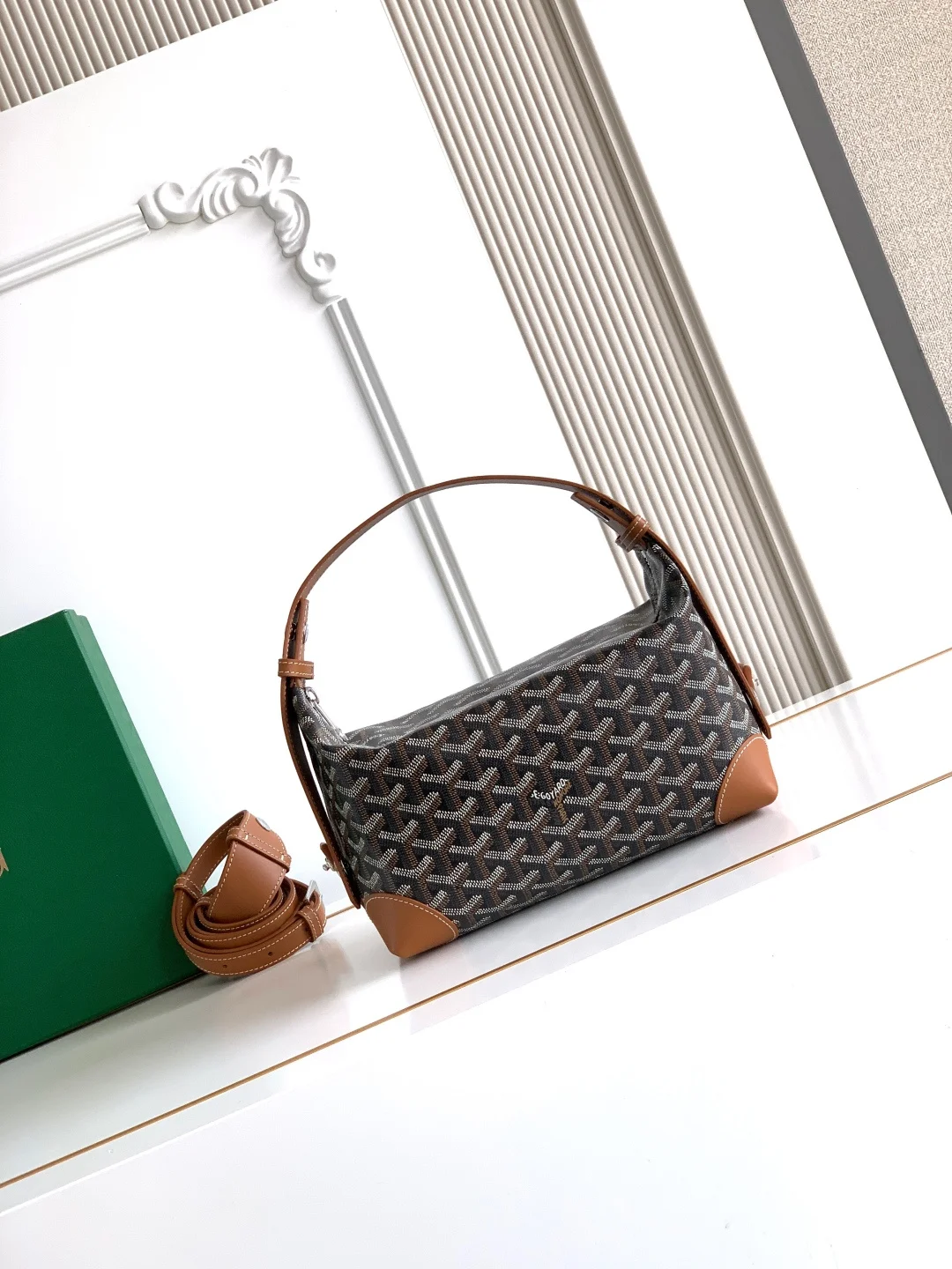 Goyard 8031 Elegant Makeup Bag/Toiletry Bag Women s Shoulder Bag Goyard 8031 Elegant Makeup Bag/Toiletry Bag Women s Shoulder Bag