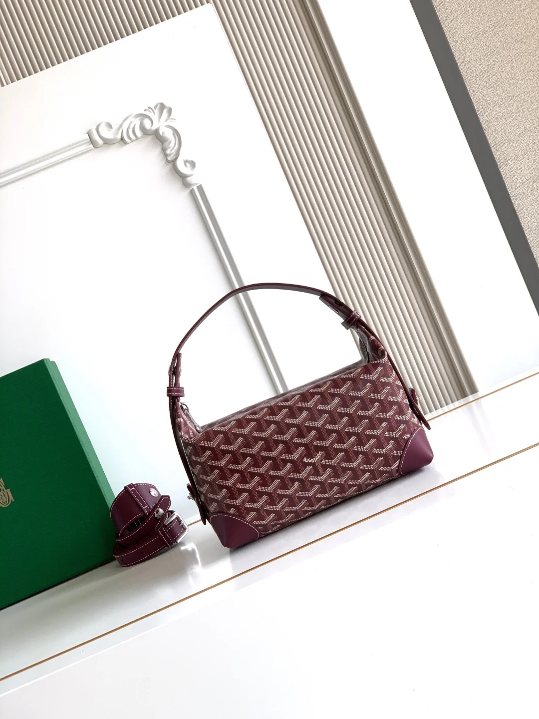 Goyard 8031 Elegant Makeup Bag/Toiletry Bag Women s Shoulder Bag Goyard 8031 Elegant Makeup Bag/Toiletry Bag Women s Shoulder Bag