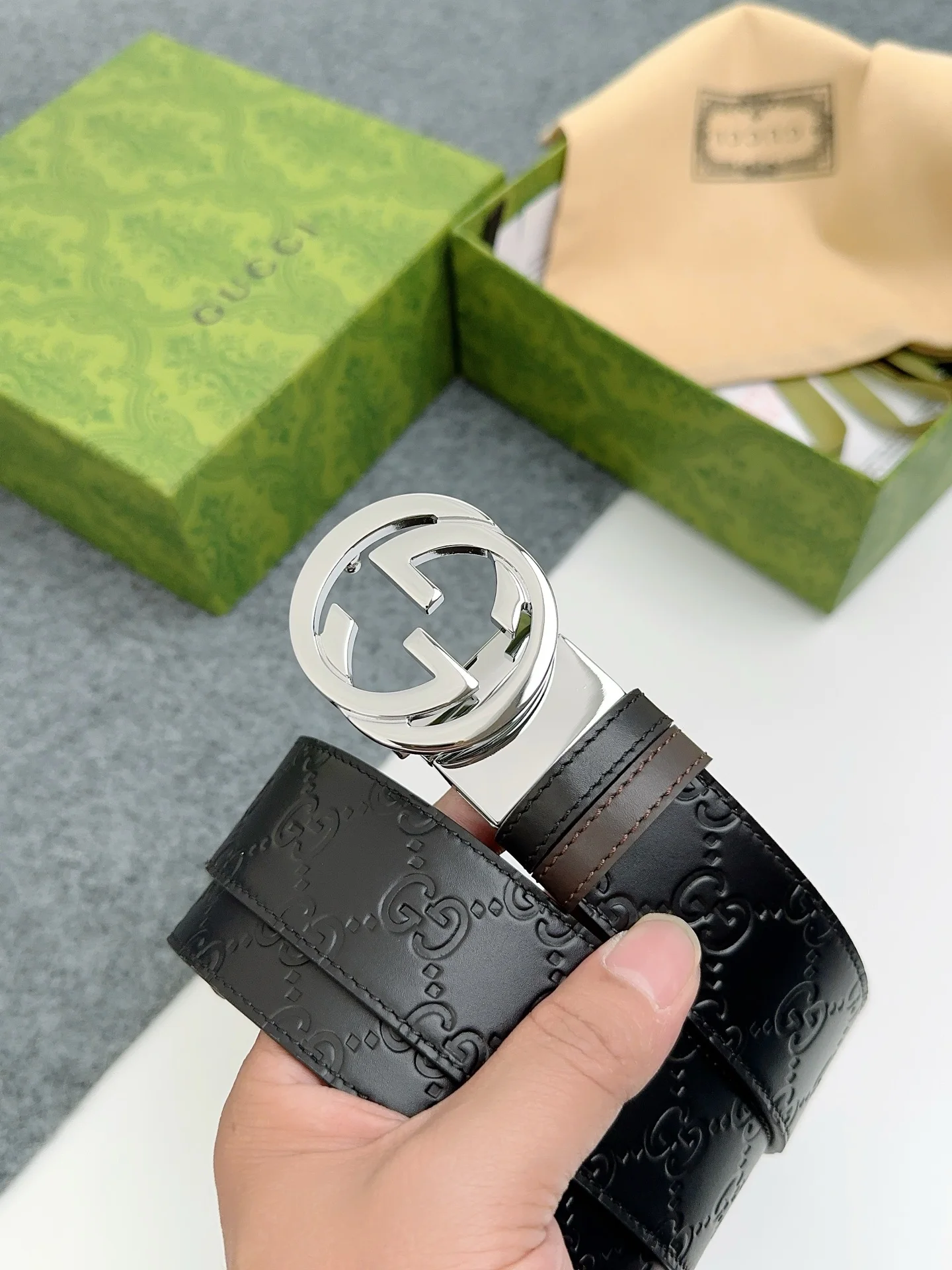 Gucci Men s Reversible Leather Belt