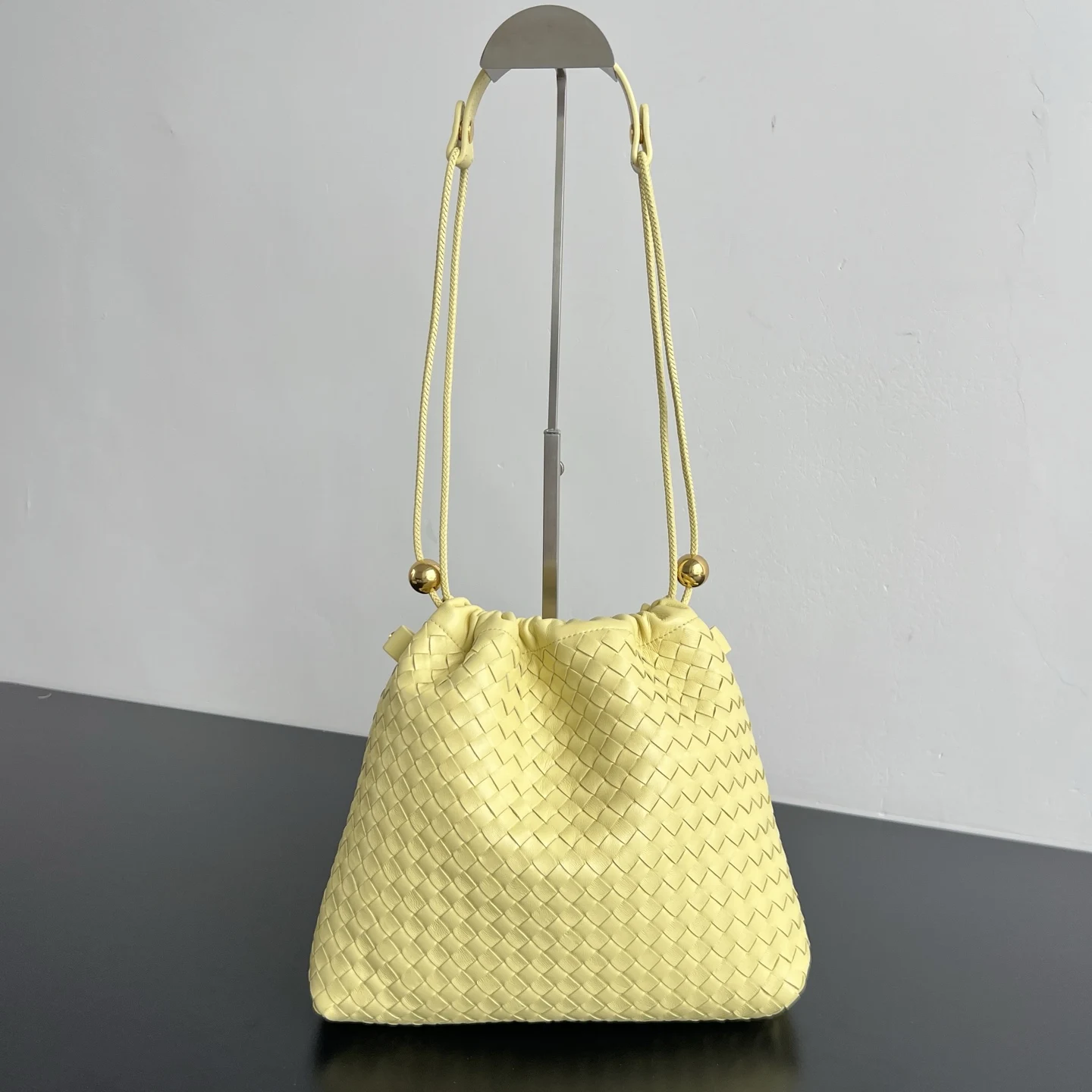 Bottega Veneta 868505 New Woven Flap Handbag Women s Crossbody Bag Bottega Veneta 868505 New Woven Flap Handbag Women s Crossbody Bag