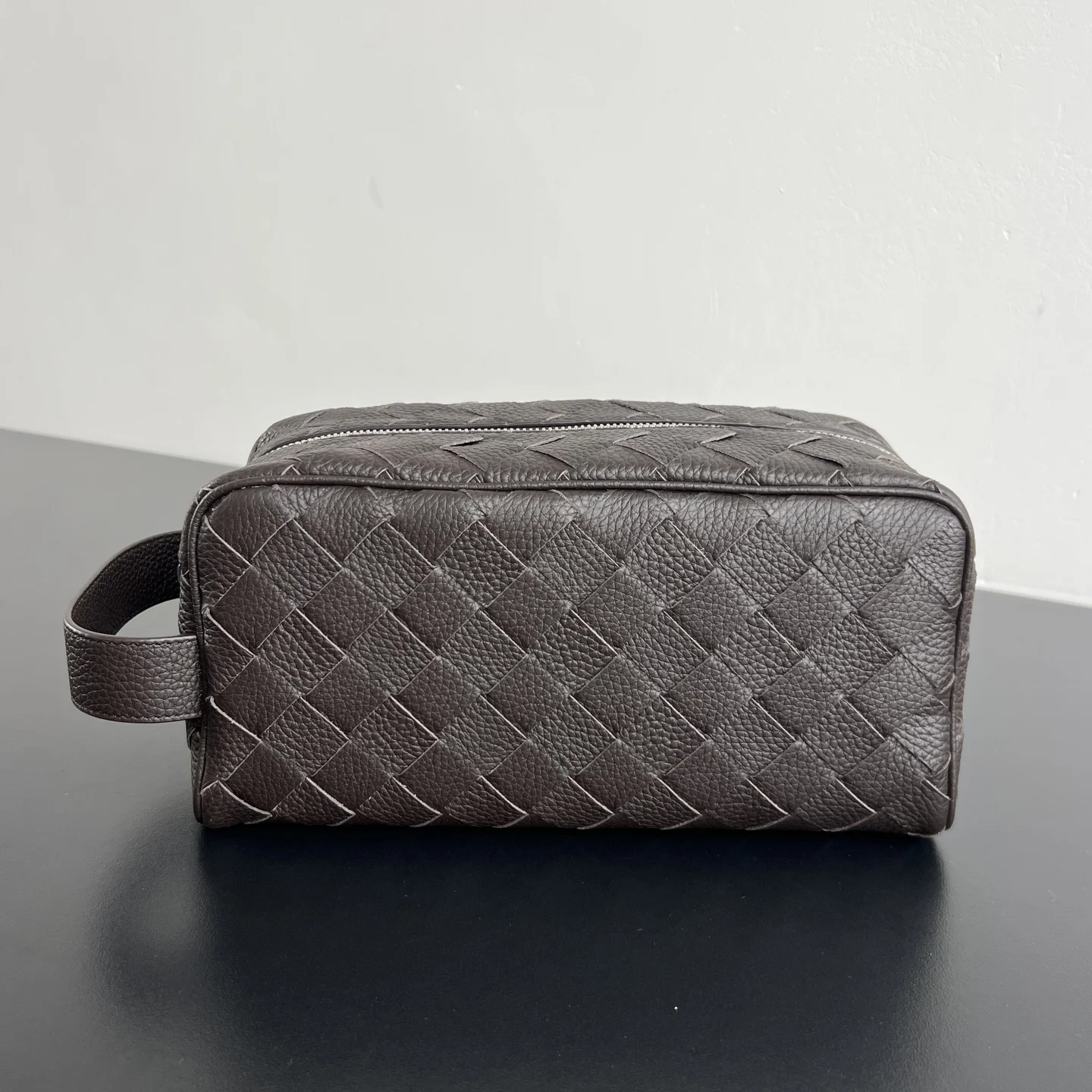 Bottega Veneta 729295 Woven Grain Toiletry Bag Men s Crossbody Bag Bottega Veneta 729295 Woven Grain Toiletry Bag Men s Crossbody Bag