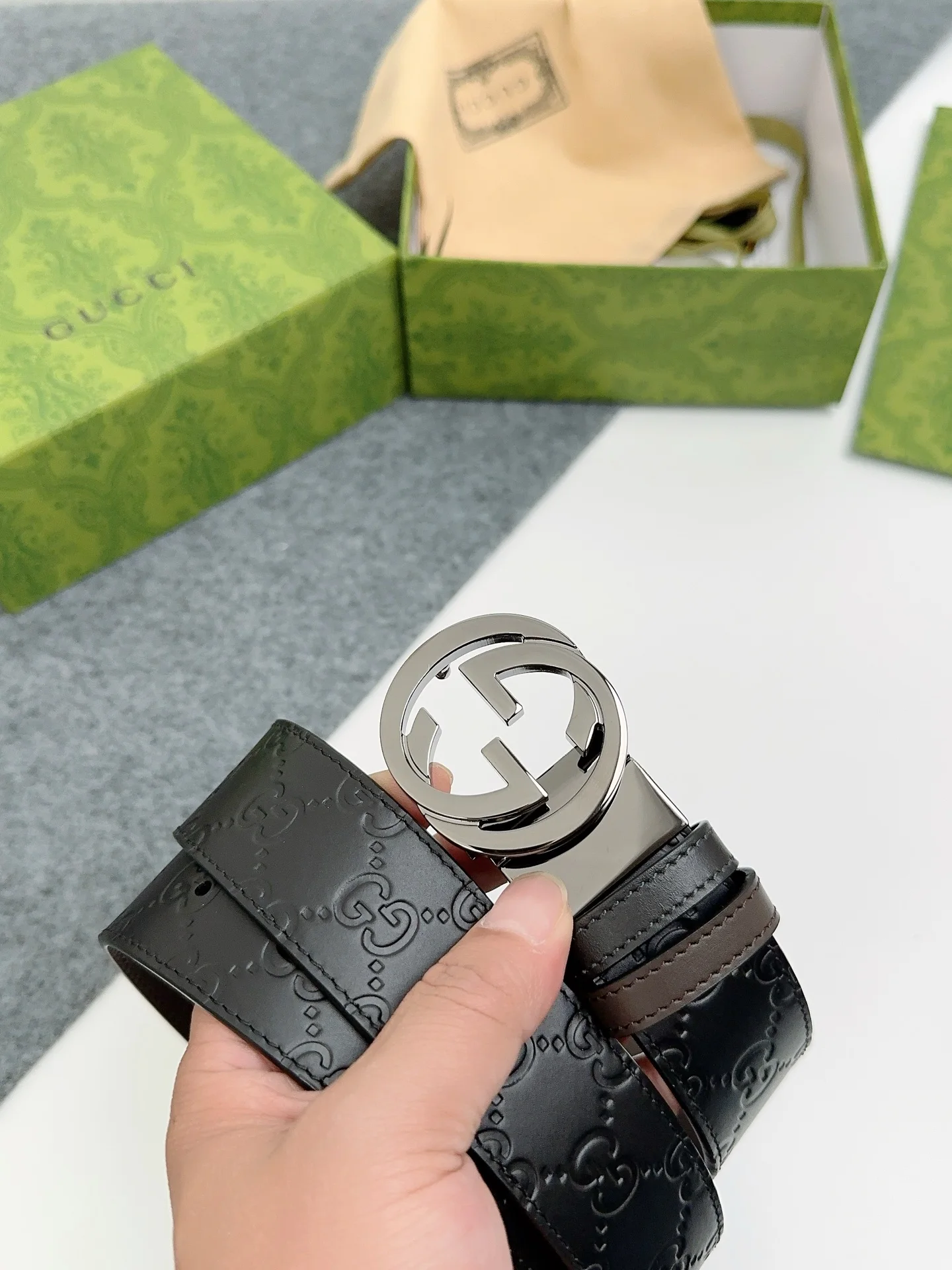 Gucci Men s Reversible Leather Belt