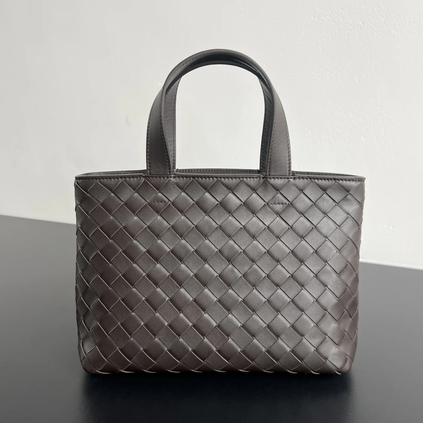 Bottega Veneta 855504 Mini Tote Bag Women s Crossbody Bag Bottega Veneta 855504 Mini Tote Bag Women s Crossbody Bag
