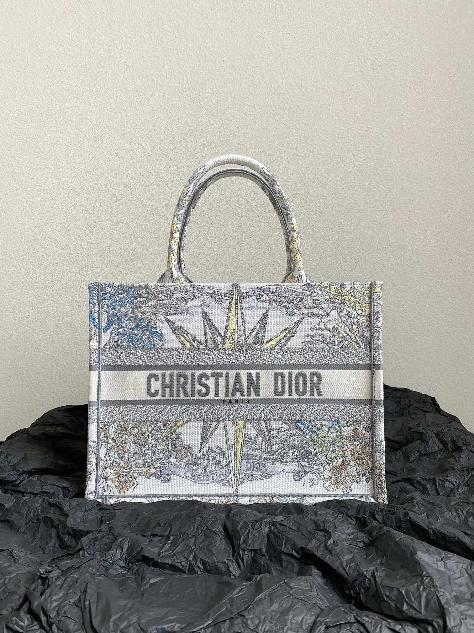 Dior 8001 Silver Gray Tiger Shopping Bag Women s Tote Bag Dior 8001 Silver Gray Tiger Shopping Bag Women s Tote Bag