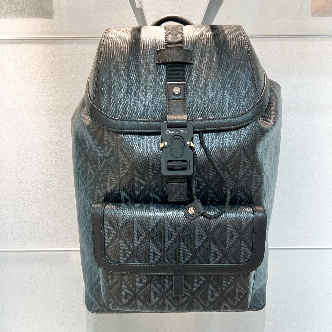 Dior Lychee pattern cowhide backpack men s double shoulder backpack Dior Lychee pattern cowhide backpack men s double shoulder backpack