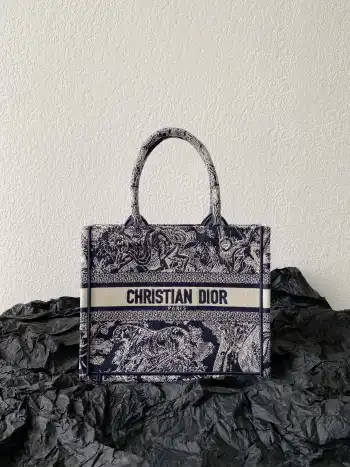 8002 Black and White Tiger Shopping Bag Women s Tote Bag Replica Dior womens bags