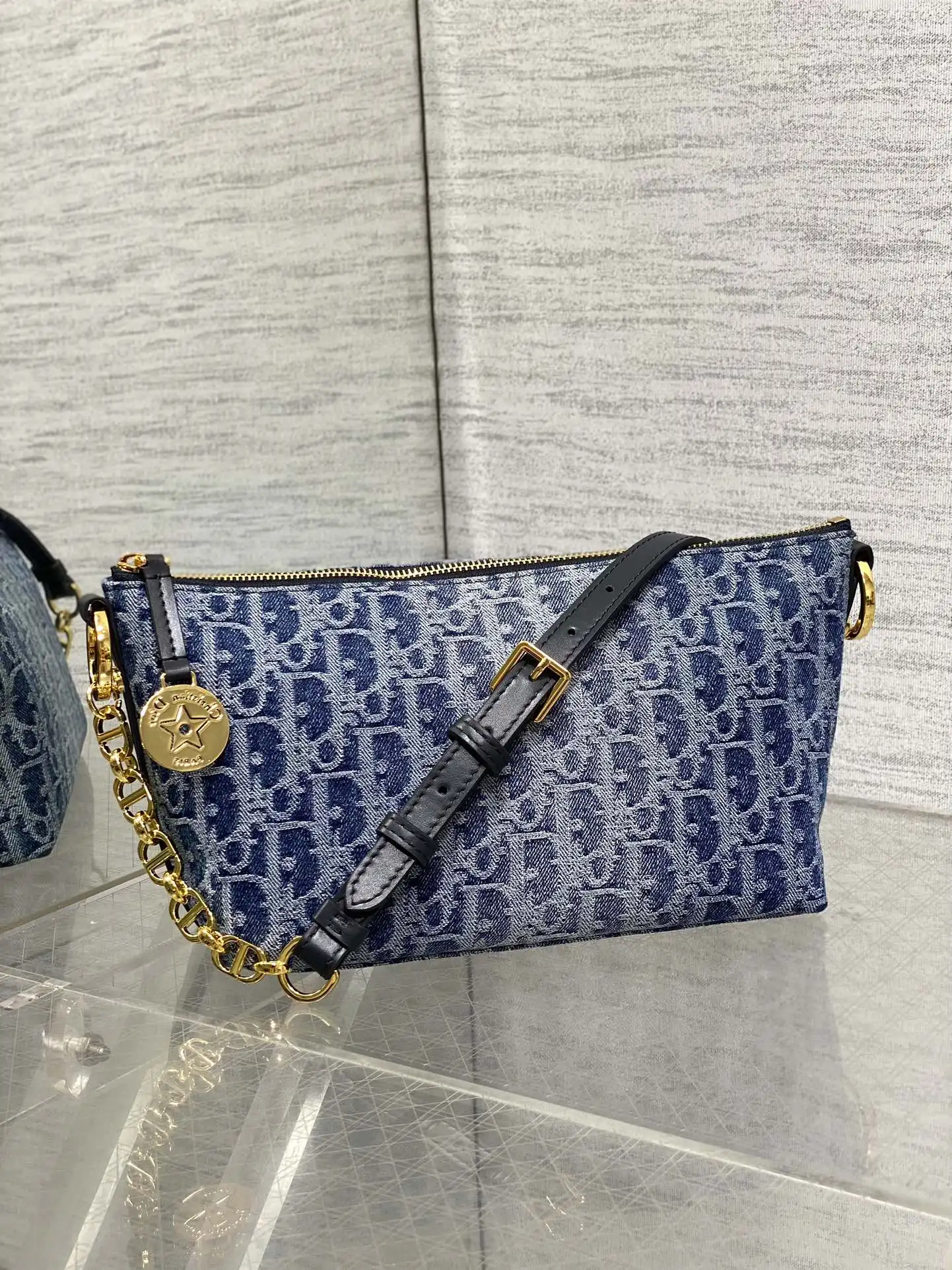 Dior Chain handbag lunch box bag women s crossbody bag Dior Chain handbag lunch box bag women s crossbody bag