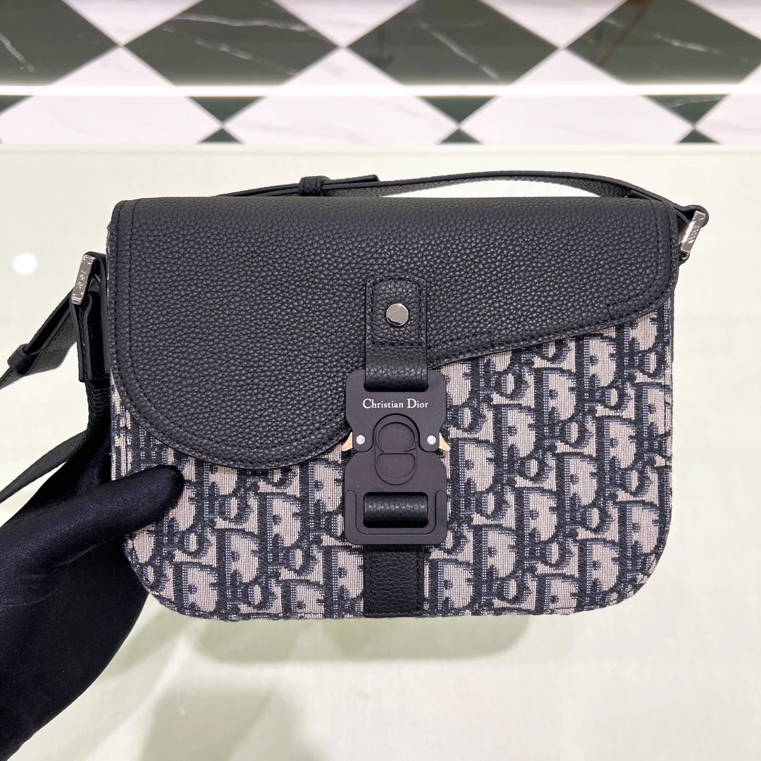 Dior Lychee pattern cowhide flap messenger bag men s shoulder bag Dior Lychee pattern cowhide flap messenger bag men s shoulder bag