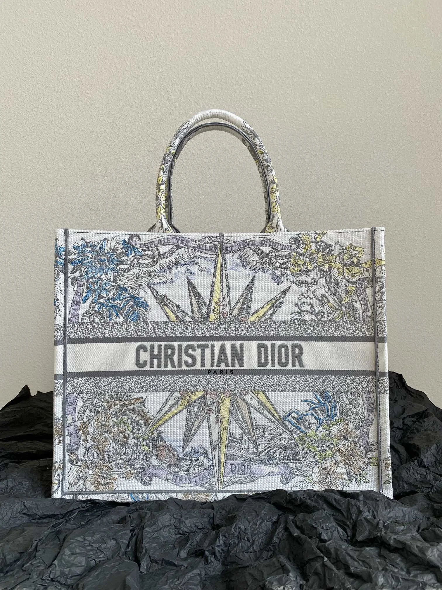Dior 8001 Silver Gray Tiger Shopping Bag Women s Tote Bag Dior 8001 Silver Gray Tiger Shopping Bag Women s Tote Bag