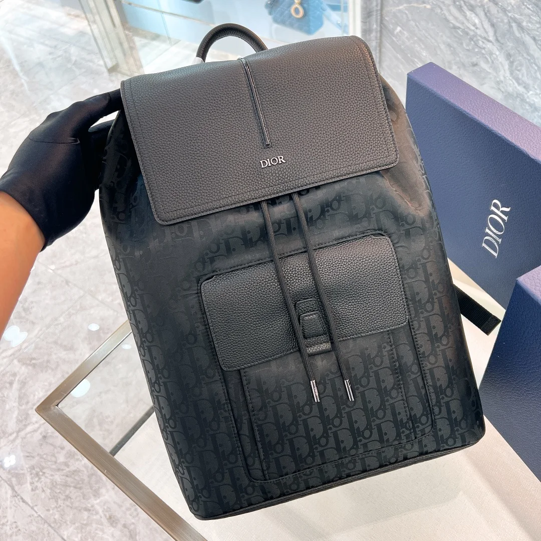 Dior Lychee pattern cowhide backpack men s double shoulder backpack Dior Lychee pattern cowhide backpack men s double shoulder backpack