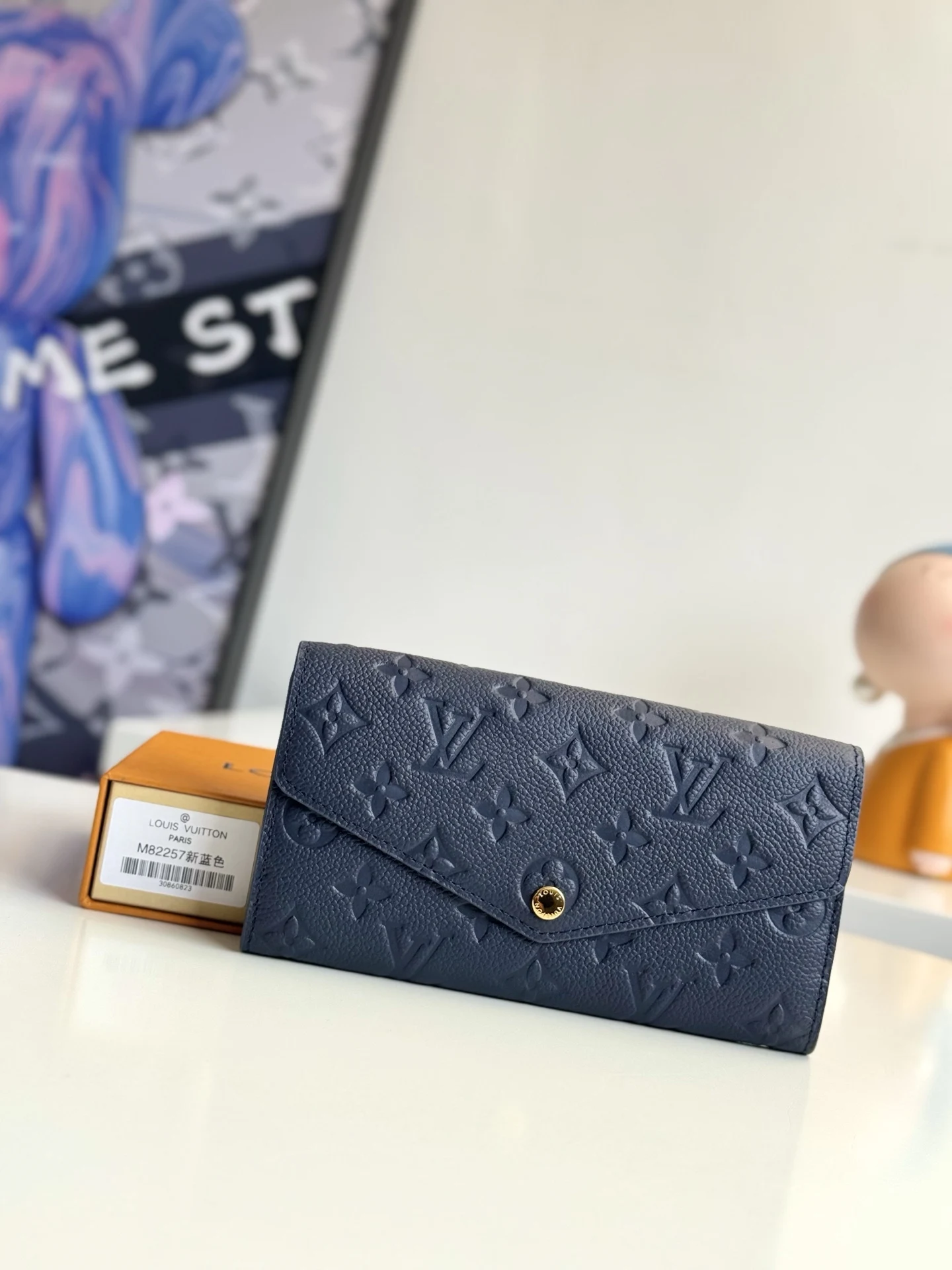 Louis Vuitton M82257 Blue Leather Card Holder Card Holder Louis Vuitton M82257 Blue Leather Card Holder Card Holder