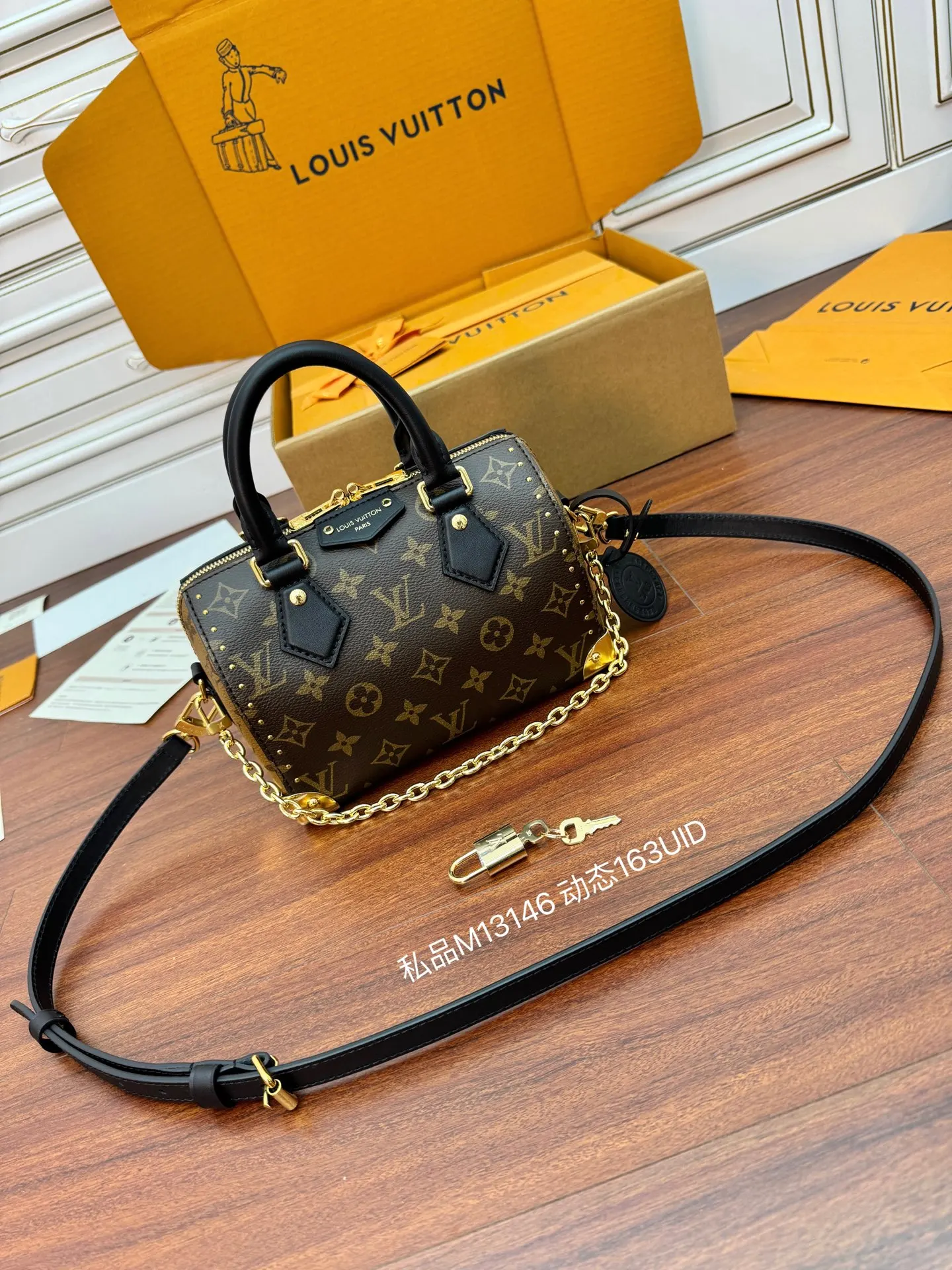 Louis Vuitton M13146 Imported Diamond Fabric Handbag Women s Crossbody Bag Louis Vuitton M13146 Imported Diamond Fabric Handbag Women s Crossbody Bag