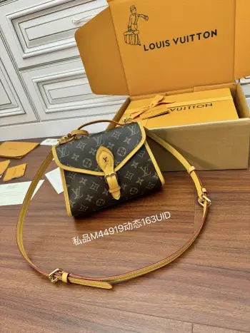 M44919 Imported Diamond Pattern Fabric Handbag Women s Crossbody Bag Replica Louis Vuitton womens bags