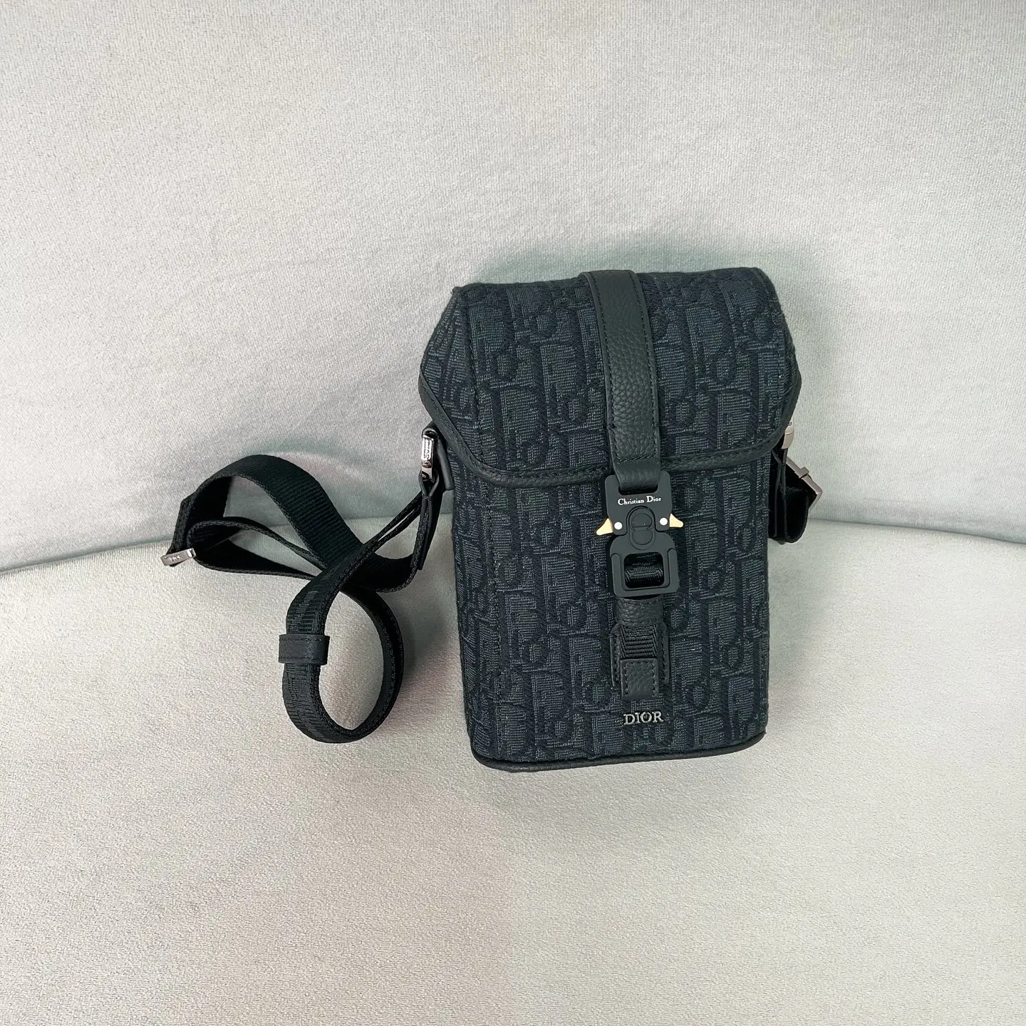 Dior Black grain leather messenger bag men s shoulder bag