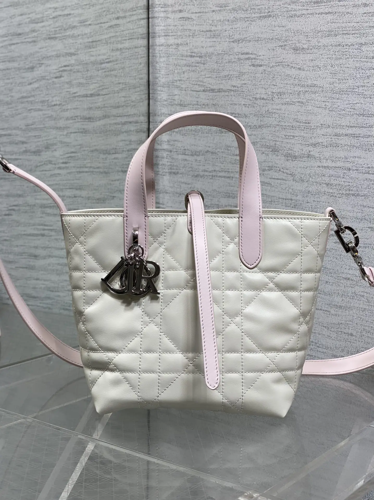 Dior Vertical series small vegetable basket women s crossbody bag