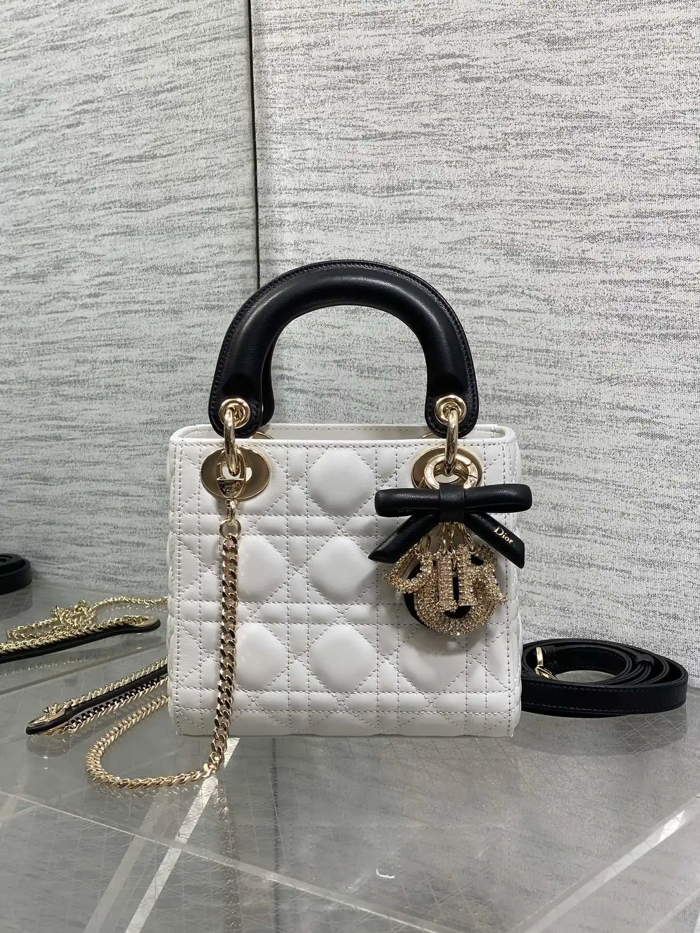 Dior Three-Grid Black and White Bow Diamond Buckle Lady s Crossbody Bag