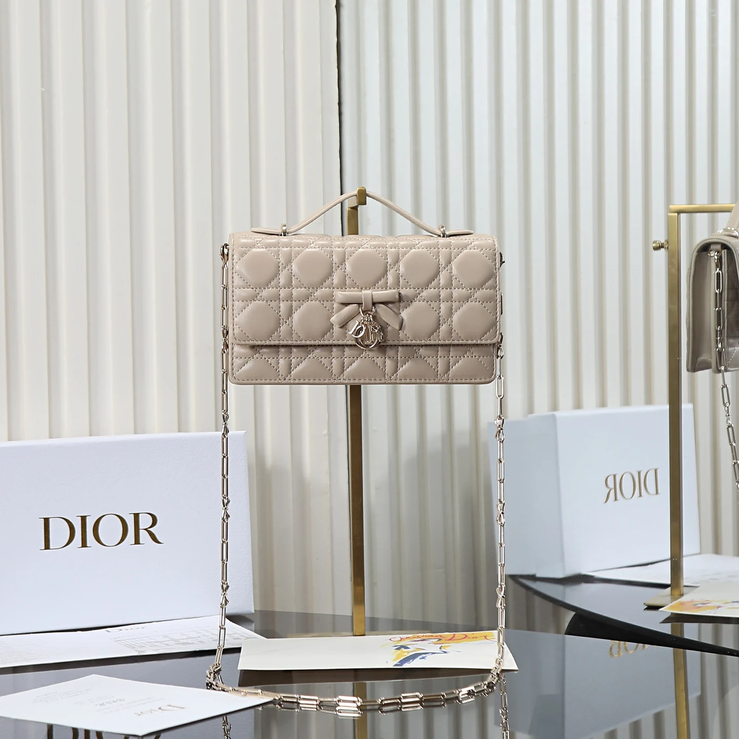 Dior 0984 Latest Butterfly Knot Chain Bag Women s Crossbody Bag Dior 0984 Latest Butterfly Knot Chain Bag Women s Crossbody Bag