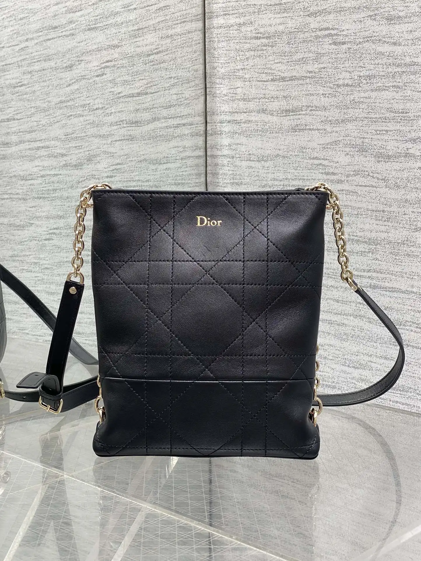 Dior New Diamond Pattern Leather Chain Bag Women s Crossbody Bag