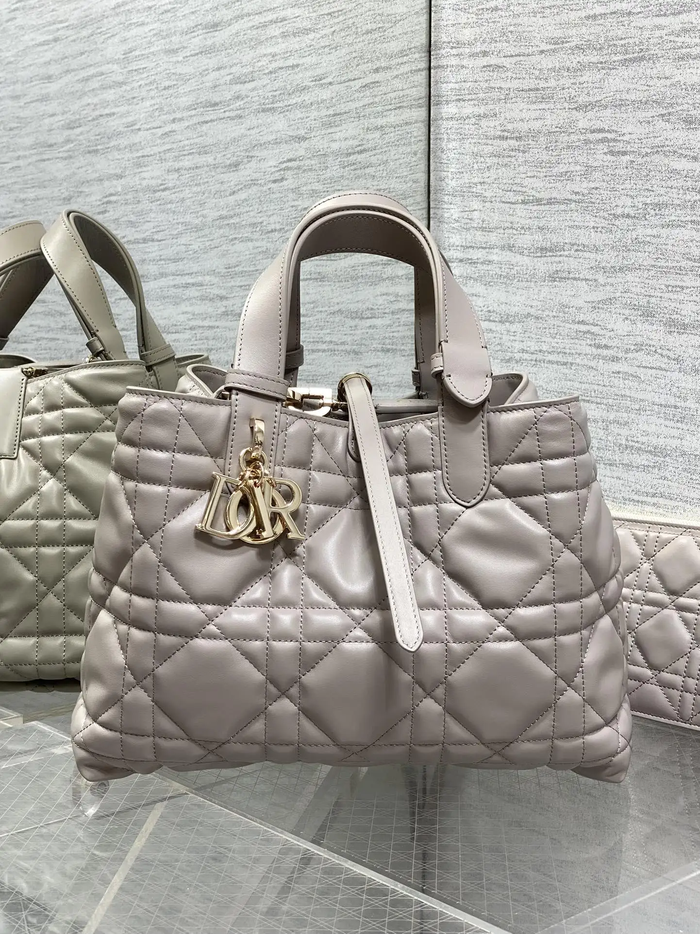 Dior Cowhide and sheep pattern clutch bag women s handbag Dior Cowhide and sheep pattern clutch bag women s handbag
