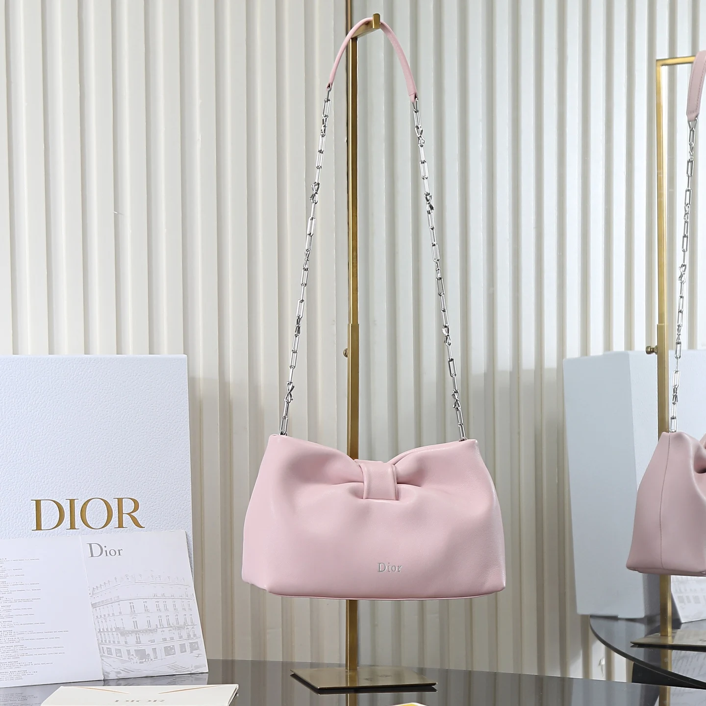 Dior 0715 Spring/Summer New Chain Bag Women s Crossbody Bag Dior 0715 Spring/Summer New Chain Bag Women s Crossbody Bag
