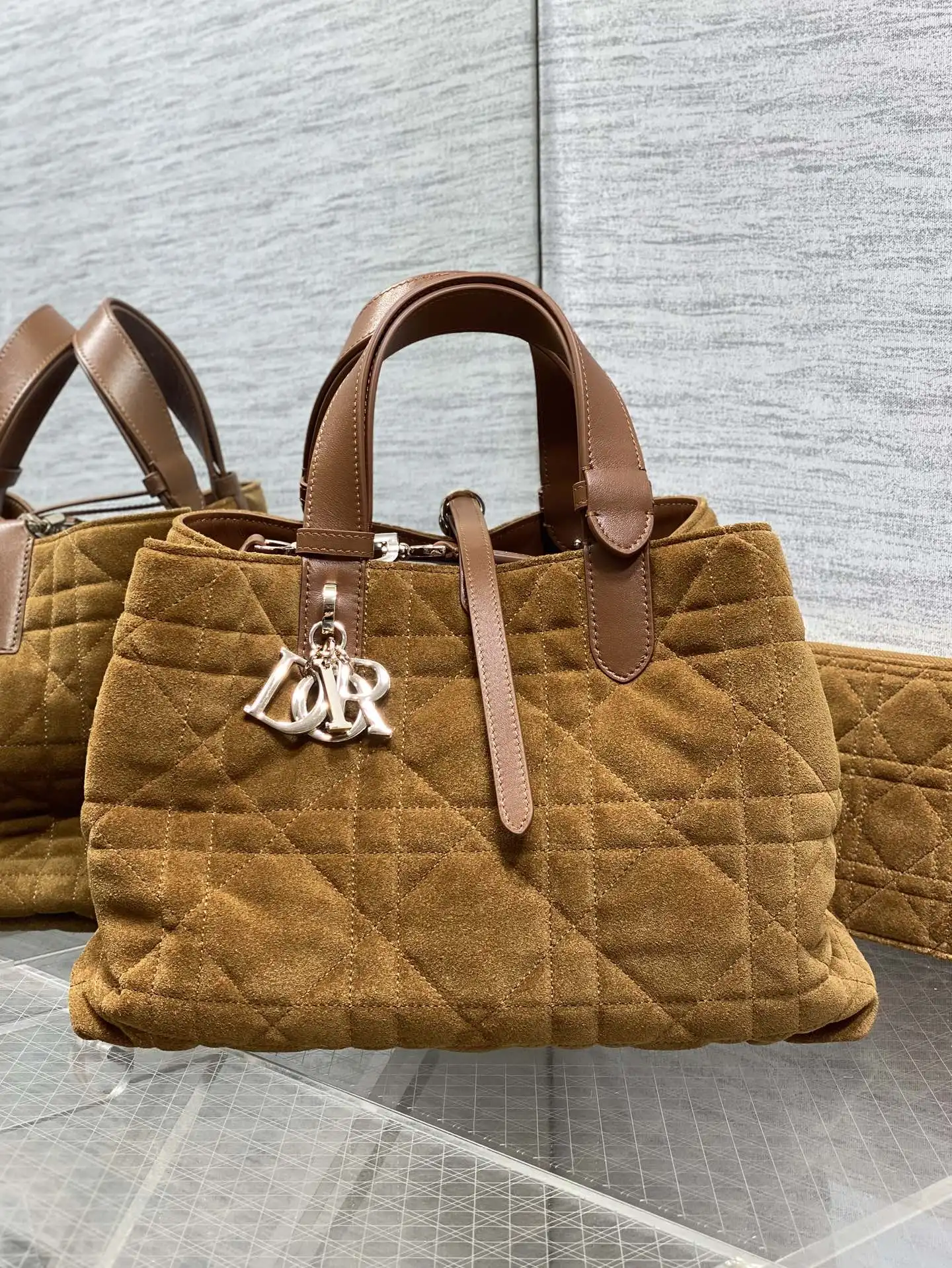 Dior Cowhide and sheep pattern clutch bag women s handbag Dior Cowhide and sheep pattern clutch bag women s handbag