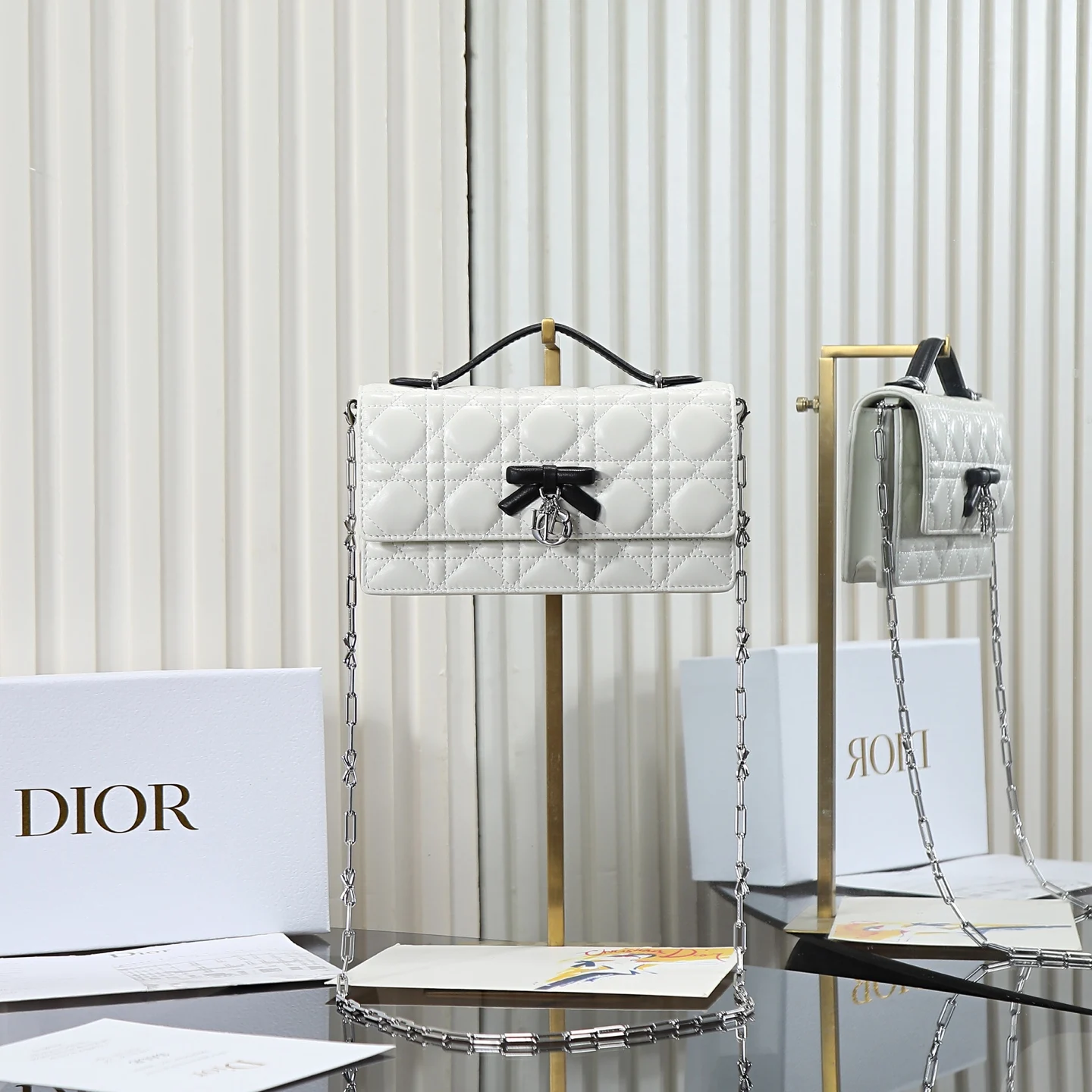 Dior 0984 Latest Butterfly Knot Chain Bag Women s Crossbody Bag Dior 0984 Latest Butterfly Knot Chain Bag Women s Crossbody Bag