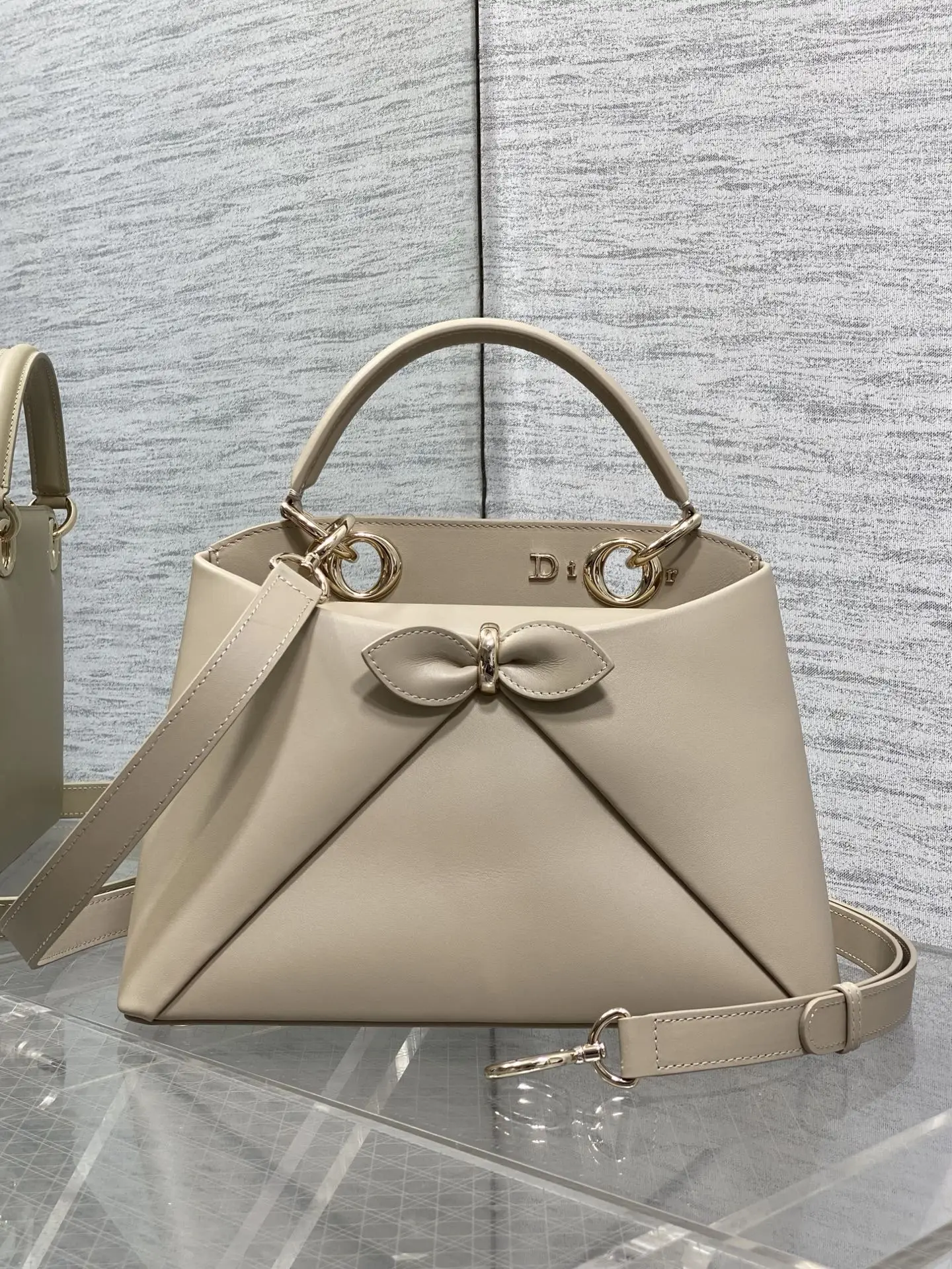 Dior 0737 Latest Bowknot Handbag Women s Crossbody Bag Dior 0737 Latest Bowknot Handbag Women s Crossbody Bag