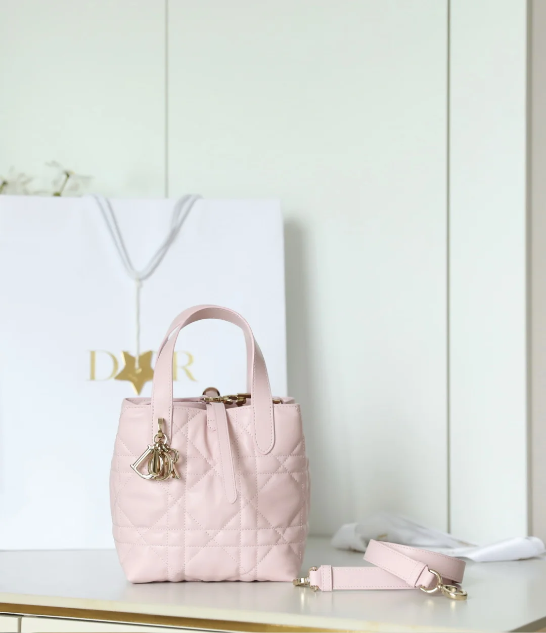 Dior Double-line sewing small bag women s crossbody bag Dior Double-line sewing small bag women s crossbody bag