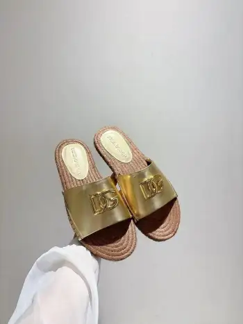 Women s straw bottom slippers, casual sandals. Replica Dolce Gabbana Womens Sandals and Slides