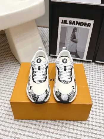 High-end suede casual shoes men s sports shoes Replica Louis Vuitton Mens Sneakers