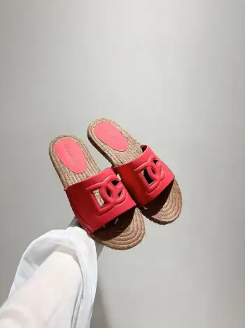 Women s straw bottom slippers, casual sandals. Replica Dolce Gabbana Womens Sandals and Slides