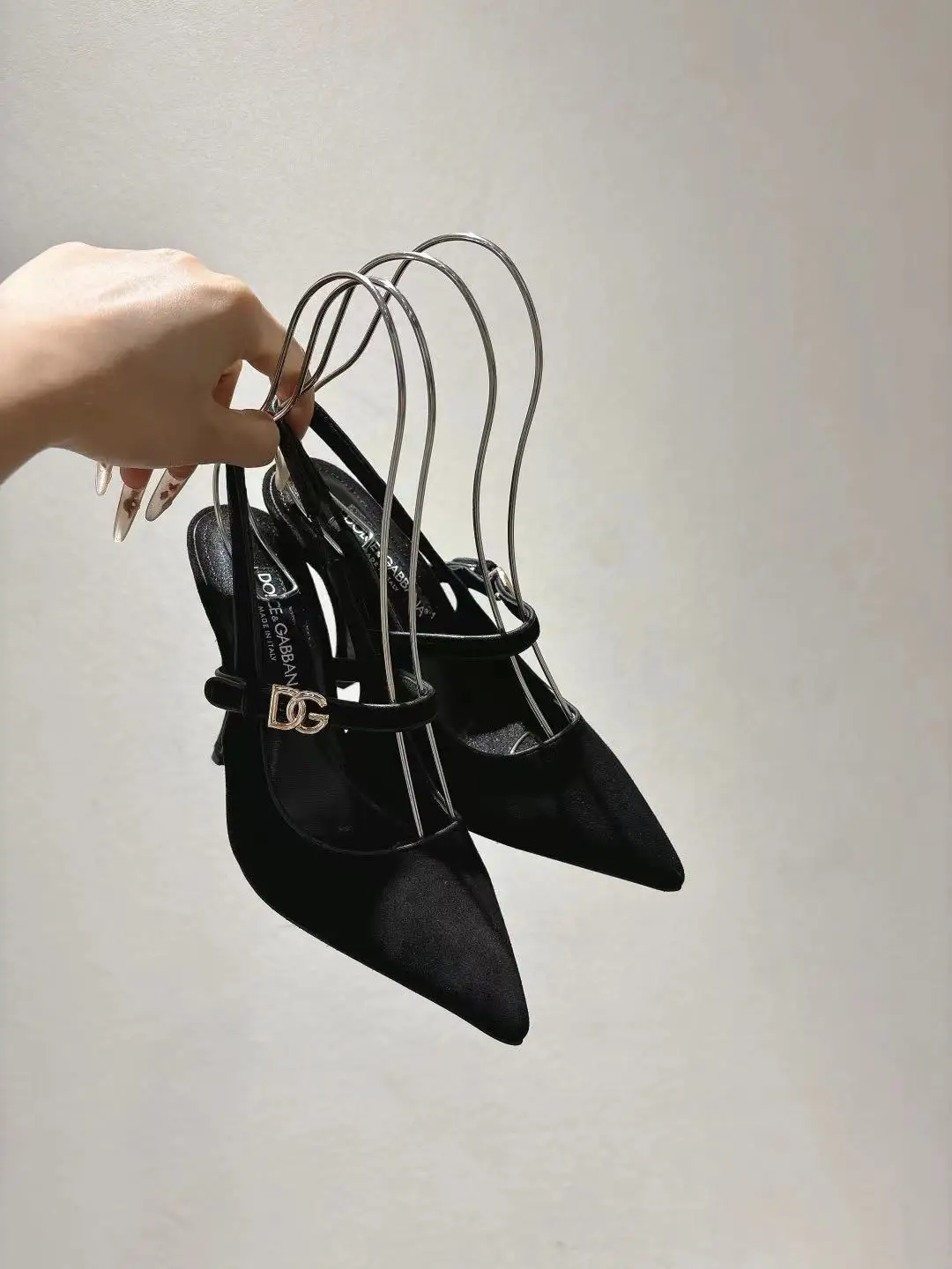 Dolce Gabbana Pointed New Style Genuine Leather Flat Sandals Women s Sandals