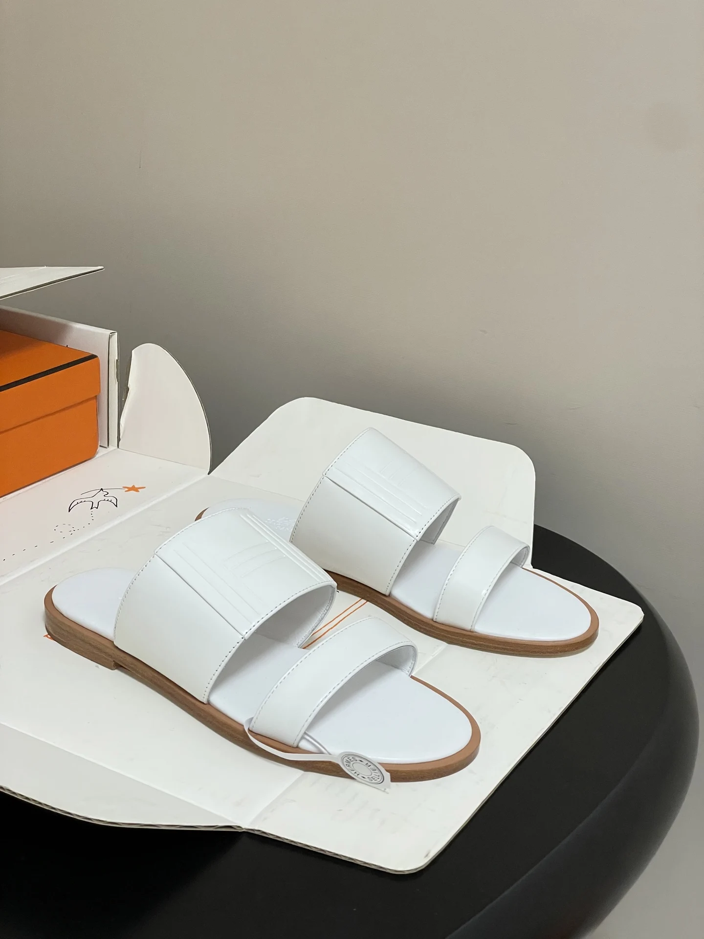 Hermes Cowhide sandals two-strap flat slippers women s sandals Hermes Cowhide sandals two-strap flat slippers women s sandals