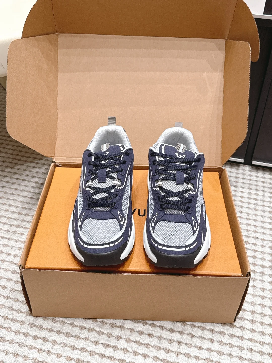 Louis Vuitton High-end suede casual shoes men s sports shoes Louis Vuitton High-end suede casual shoes men s sports shoes