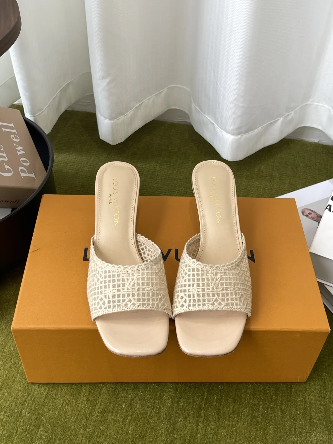 Louis Vuitton Embroidered fabric, kitten, women s sandals. Louis Vuitton Embroidered fabric, kitten, women s sandals.