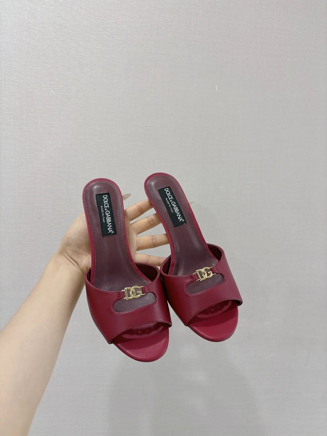 Dolce Gabbana New Original Top Layer Cowhide Fabric Slippers Women s Sandals